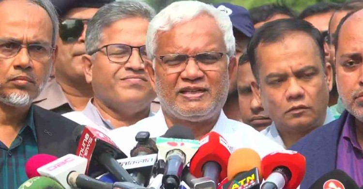 চিকিৎসা গ্রহণ করতে পারছেন খালেদা জিয়া, গুজবে কান না দেওয়ার অনুরোধ