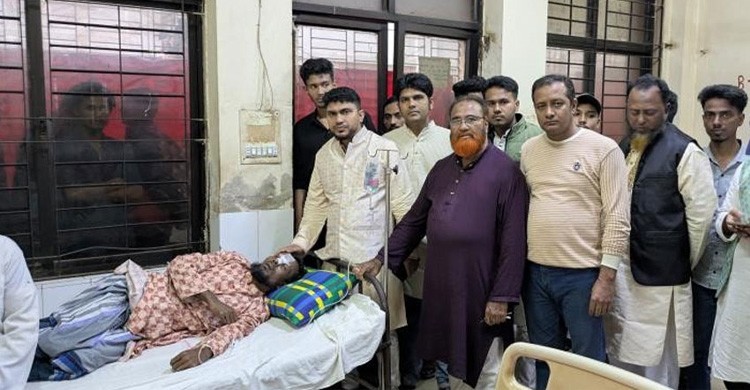 হাদির জন্য দোয়া করায় ইমামের সঙ্গে আ. লীগ কর্মীদের বাকবিতণ্ডা, আহত ১