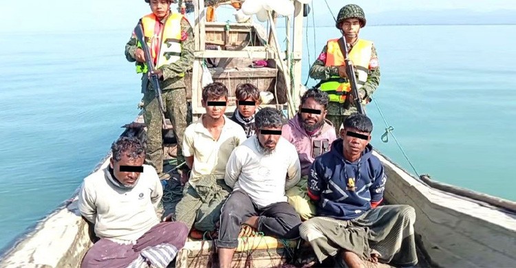 ১৩ বাংলাদেশি জেলেকে ধরে নিয়ে গেছে আরাকান আর্মি