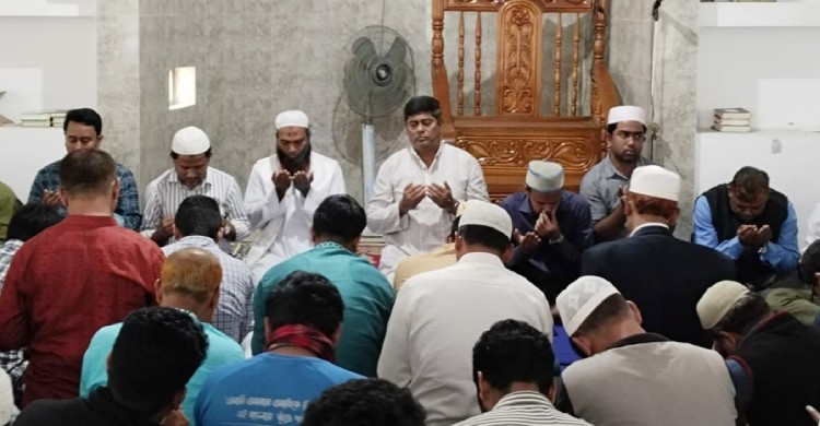 খালেদা জিয়ার সুস্থতা কামনায় কুবিতে ইউট্যাবের মিলাদ ও দোয়া মাহফিল