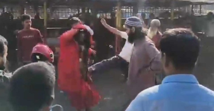 ঠাকুরগাঁওয়ে বাউল শিল্পীদের প্রতিবাদ সমাবেশে তৌহিদী জনতার হামলা, আহত ২