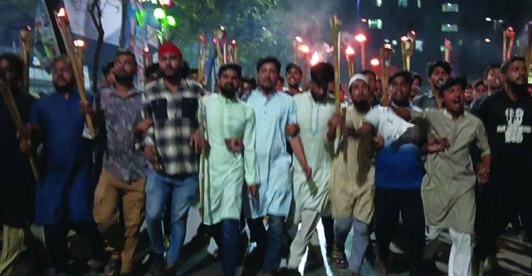 নারায়ণগঞ্জে এনসিপির মশাল মিছিলে ‘জয় বাংলা’ স্লোগান, তারপর...
