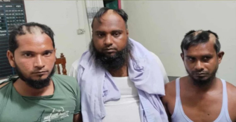 নাটোরে মাদ্রাসার নামে টাকা তুলতে গিয়ে গণপিটুনির শিকার তিন খাদেম