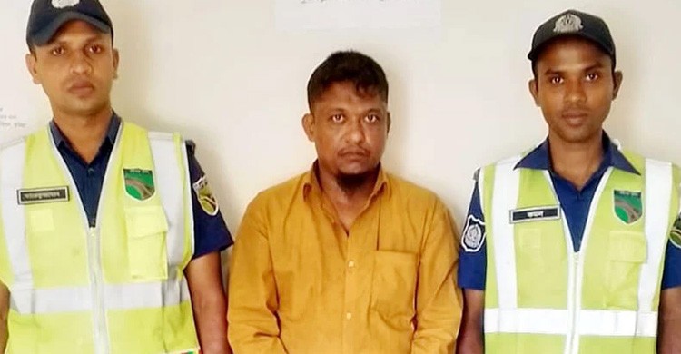 পায়ুপথে পাওয়া গেলো ২৪ প্যাকেট ইয়াবা, মাদক কারবারি গ্রেপ্তার