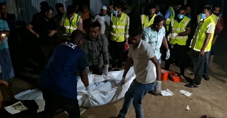 ফরিদপুরে কোদাল দিয়ে কুপিয়ে দাদি-ফুফুসহ ৩ জনকে হত্যা