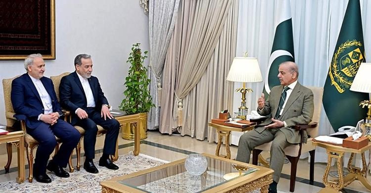 আবার পাকিস্তানে যেতে পারেন ইরানের পররাষ্ট্রমন্ত্রী