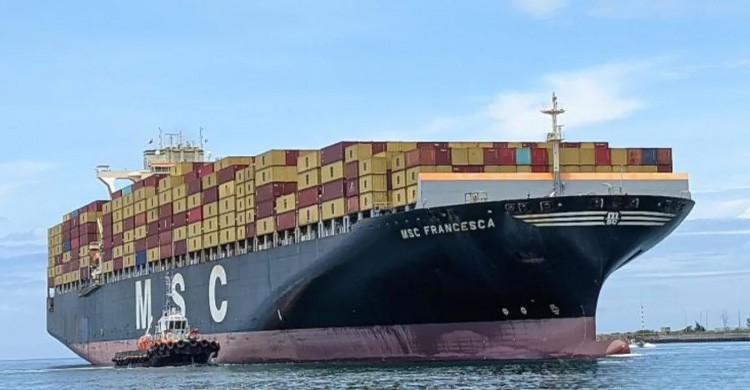 হরমুজ থেকে দুটি ইসরায়েলি জাহাজ আটক করেছে ইরান