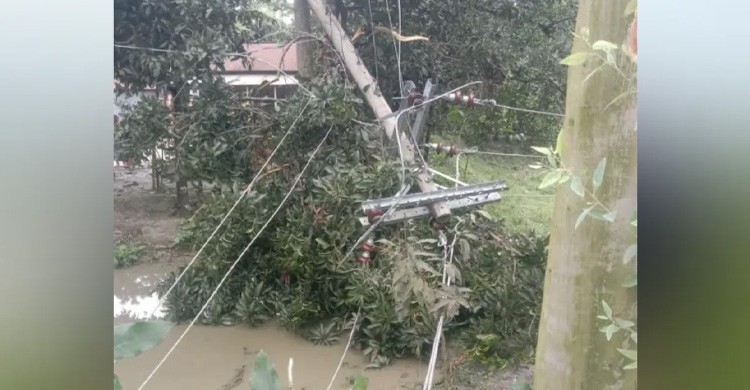 টানা ৪ দিন বিদ্যুৎহীন মাদারগঞ্জের ৩০ হাজার মানুষ