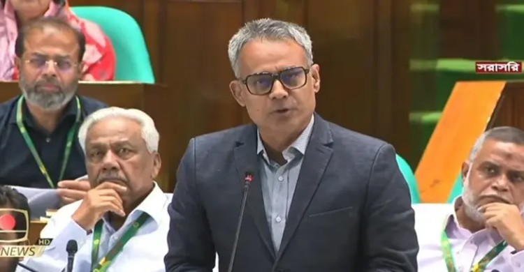 ভারত থেকে আসছে ২০০ রেল কোচ: সংসদে রেলপথমন্ত্রী