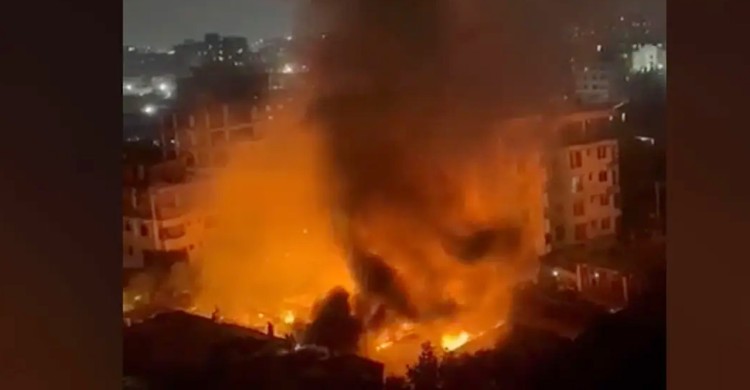 রাজধানীর তুরাগে বস্তিতে আগুন, নিয়ন্ত্রণে ফায়ার সার্ভিসের ৫ ইউনিট