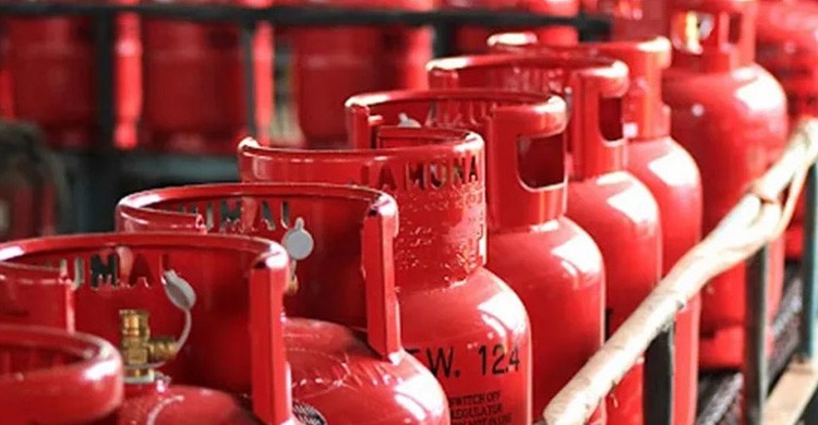 ১২ কেজি গ্যাস সিলিন্ডারের দাম বাড়লো ৫০ টাকা
