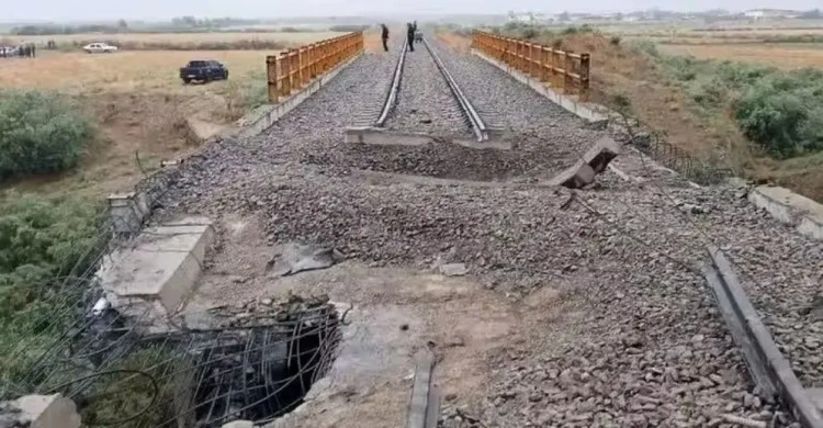 মার্কিন হামলার ২৪ ঘণ্টার মধ্যেই সচল ইরানের ক্ষতিগ্রস্ত রেল সেতু