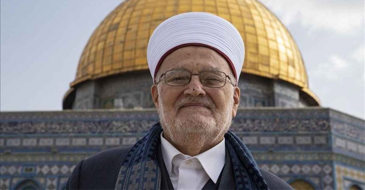 আল-আকসায় তারাবি বন্ধ, ইসরায়েলি সিদ্ধান্তকে ‘অবৈধ’ বললেন খতিব