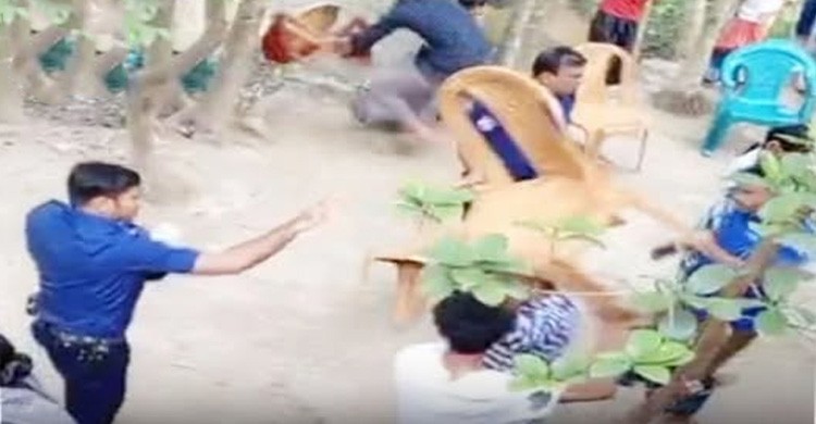 পুলিশের সামনে সালিশে বিএনপি নেতার পিটুনিতে বৃদ্ধার মৃত্যু