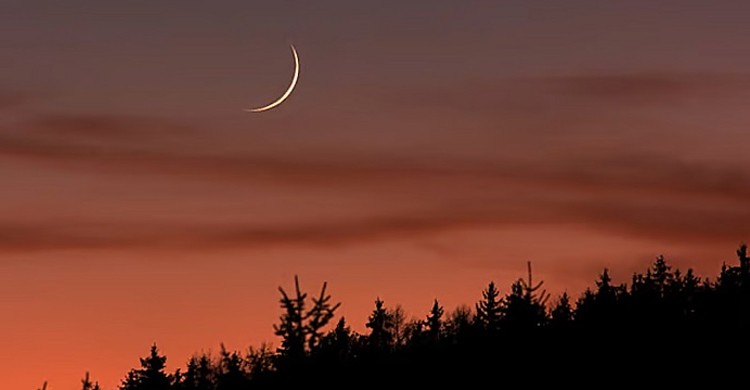 দেশের আকাশে চাঁদ দেখা গেছে, শনিবার ঈদ