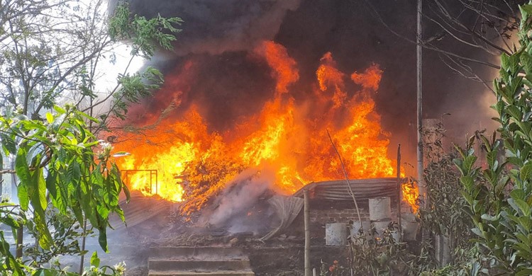 রোহিঙ্গা ক্যাম্পে অগ্নিকাণ্ড