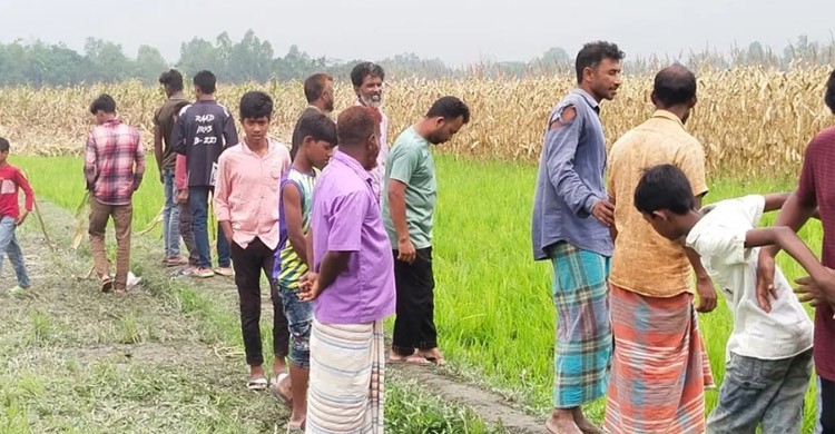 দিনাজপুরে জমি বিরোধে বাবা ও ভাইকে পিটিয়ে হত্যা, পলাতক যুবক