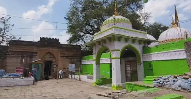 কামাল মাওলা মসজিদকে মন্দির ঘোষণা, নামাজে নিষেধাজ্ঞা দিল মধ্যপ্রদেশ হাইকোর্ট