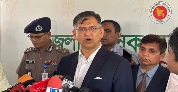 ‘পুশইন’ ঠেকাতে বিজিবিকে সর্বোচ্চ সতর্ক থাকার নির্দেশ স্বরাষ্ট্রমন্ত্রীর