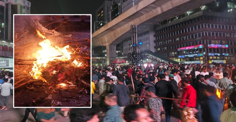 কাওরান বাজারে সড়ক অবরোধ করে মুঠোফোন ব্যবসায়ীদের বিক্ষোভ