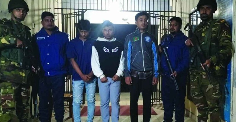 নারীর গোসলের ভিডিও ধারণ করে ফেসবুকে পোস্ট, গ্রেপ্তার ৩