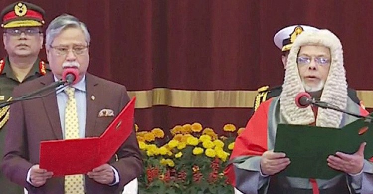 প্রধান বিচারপতি হিসেবে শপথ নিলেন জুবায়ের রহমান চৌধুরী