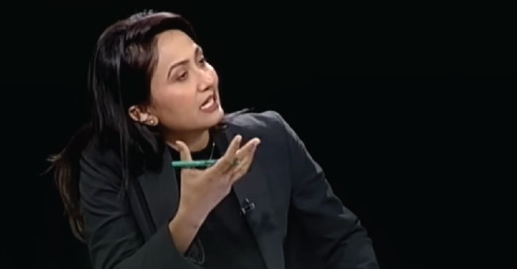 বঙ্গবন্ধুকে বিশ্বাসঘাতক বলায় রেগে গেলেন যুমনা টেলিভিশনের উপস্থাপিকা!