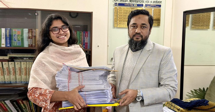 মনোনয়নপত্র জমা দিয়েছেন তাসনিম জারা