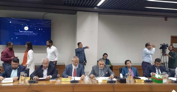 নির্বাচনের আগে রাজনৈতিক দলগুলোর সঙ্গে সংলাপে ইসি