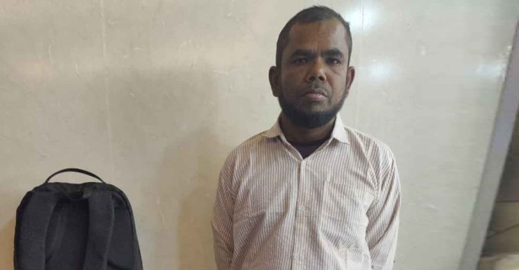 মোহাম্মদপুরে ককটেলসহ ইউনিয়ন আওয়ামী লীগের সাধারণ সম্পাদক আটক