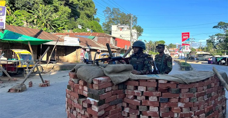 খাগড়াছড়িতে উত্তেজনা অব্যাহত: ১৪৪ ধারা বহাল, নিহত ৩ যুবকের মরদেহ হস্তান্তর