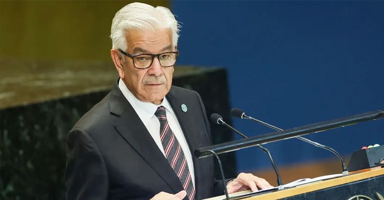 ইসরায়েলের ধ্বংস চেয়ে দেওয়া পোস্ট মুছে দিলেন পাকিস্তানের প্রতিরক্ষামন্ত্রী খাজা আসিফ