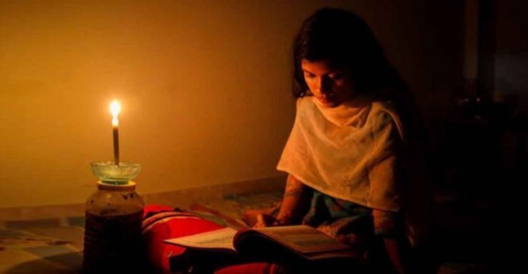 ৮ থেকে ১২ ঘণ্টা লোডশেডিংয়ে কাবু জীবন, বিপাকে এসএসসি পরীক্ষার্থীরা