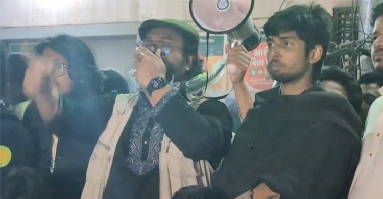 নতুন ঘোষণা দিয়ে শাহবাগ ছাড়লেন ইনকিলাব মঞ্চের কর্মীরা