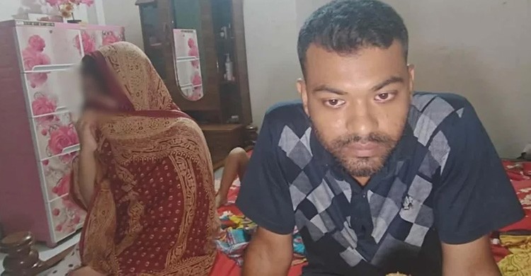 রংপুরে প্রবাসীর স্ত্রীর ঘরে আপত্তিকর অবস্থায় আটক পুলিশ সদস্য