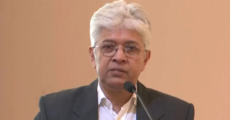 দেশ ছাড়তে গিয়ে বিমানবন্দরে হয়রানির শিকার সাবেক উপদেষ্টা আদিলুর