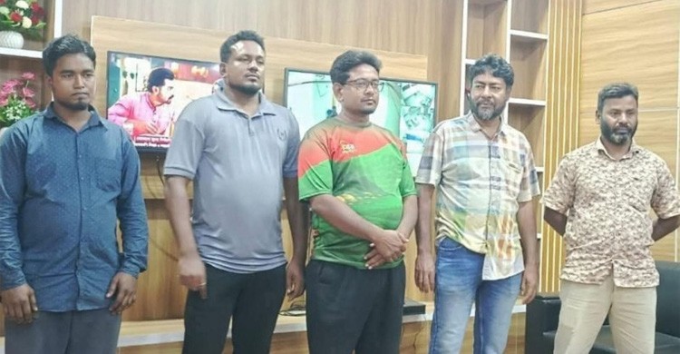মাদক কারবারিকে ছাড়াতে থানায় এসে বিএনপি-জামায়াতের ৫ নেতা আটক